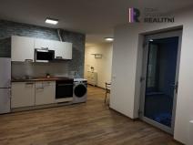 Pronájem bytu 1+kk, Zlín, Lorencova, 40 m2