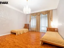 Prodej bytu 3+1, Karlovy Vary, Mariánskolázeňská, 119 m2