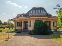 Prodej rodinného domu, Nová Role - Mezirolí, 260 m2