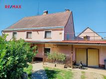 Prodej rodinného domu, Vroutek, 390 m2