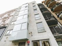 Pronájem garážového stání, Praha - Bubeneč, Ovenecká, 15 m2