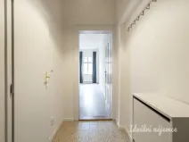 Pronájem bytu 1+1, Praha - Karlín, Hybešova, 33 m2