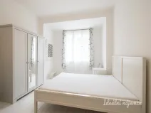 Pronájem bytu 1+kk, Praha - Holešovice, Jankovcova, 28 m2