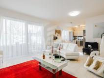 Prodej rodinného domu, Ohrobec, V zahrádkách, 226 m2