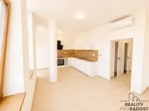 Prodej bytu 2+kk, Třebíč - Vnitřní Město, Karlovo nám., 80 m2
