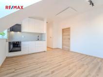 Pronájem bytu 2+kk, Kolín, Školská, 36 m2