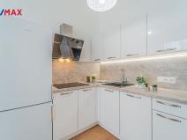 Pronájem bytu 1+kk, Praha - Vinohrady, Záhřebská, 27 m2