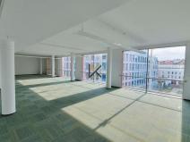 Pronájem kanceláře, Praha - Karlín, Křižíkova, 821 m2