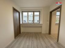 Pronájem bytu 2+kk, Praha - Karlín, Pernerova, 42 m2