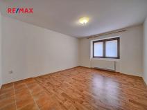 Pronájem bytu 1+kk, Poděbrady, Husova, 33 m2