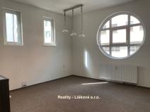 Pronájem bytu 1+kk, Děčín, Husovo nám., 31 m2