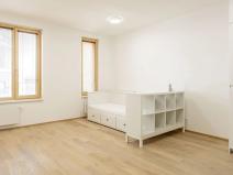 Pronájem bytu 1+kk, Praha - Radlice, U Komína, 36 m2