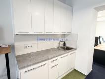 Pronájem kanceláře, Hradec Králové, třída Karla IV., 240 m2