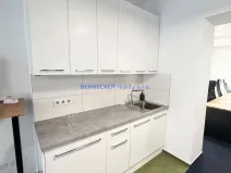 Pronájem kanceláře, Hradec Králové, třída Karla IV., 240 m2