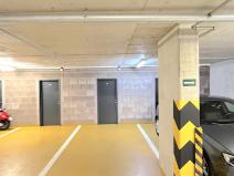 Pronájem garážového stání, Praha - Modřany, Fikerova, 16 m2