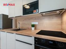 Pronájem bytu 1+kk, Praha - Hloubětín, U Tesly, 30 m2