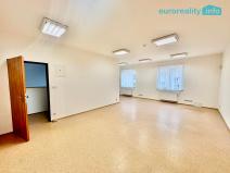 Pronájem kanceláře, Karlovy Vary, Závodu míru, 40 m2