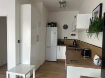 Prodej bytu 1+kk, Jesenice, Sluneční, 35 m2