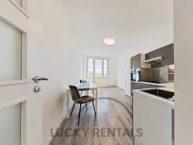 Pronájem bytu 2+kk, Praha - Vršovice, Oblouková, 42 m2