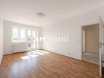 Prodej bytu 2+kk, Praha - Kyje, Pelušková, 40 m2