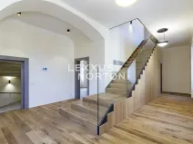 Pronájem kanceláře, Praha - Hradčany, Kanovnická, 812 m2