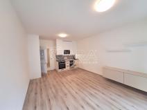 Pronájem bytu 1+kk, Praha - Hloubětín, Poděbradská, 32 m2