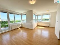 Pronájem bytu 3+kk, Praha - Vysočany, Pod Harfou, 76 m2