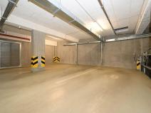 Pronájem garážového stání, Praha - Liboc, Evropská, 12 m2