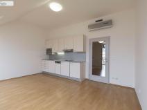 Pronájem bytu 2+kk, Praha - Smíchov, Štefánikova, 55 m2