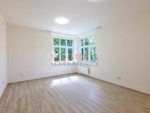 Prodej bytu 2+kk, Hustopeče, Komenského, 65 m2