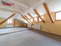 Pronájem kanceláře, Šumperk, nám. Míru, 200 m2