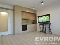 Pronájem bytu 1+kk, Praha - Malešice, Azzoniho, 37 m2