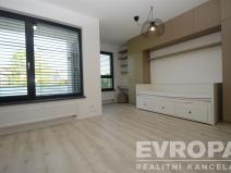 Pronájem bytu 1+kk, Praha - Malešice, Azzoniho, 37 m2