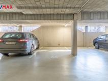 Pronájem garážového stání, Praha - Žižkov, Jeseniova, 13 m2