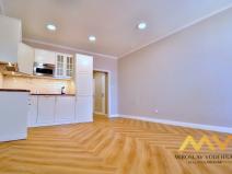 Pronájem bytu 2+kk, Hradec Králové, Masarykovo náměstí, 54 m2