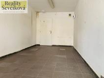 Pronájem obchodního prostoru, Hradec Králové, Dukelská třída, 20 m2