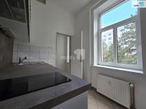 Pronájem bytu 3+1, Praha, Na Pankráci, 75 m2
