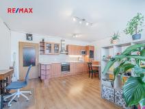 Prodej bytu 1+kk, Praha - Černý Most, Dobrovolného, 32 m2