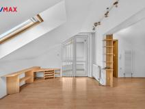 Prodej bytu 3+kk, Černožice, Revoluční, 82 m2