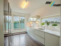 Prodej bytu 3+kk, Praha - Uhříněves, Hulanova, 85 m2