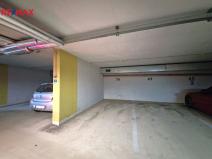 Pronájem garážového stání, Praha, Sluneční náměstí, 13 m2