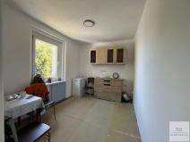 Prodej bytu 2+1, Karlovy Vary, Nejdecká, 61 m2