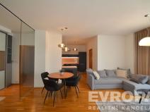 Pronájem bytu 2+kk, Praha, Korunní, 82 m2
