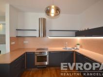 Pronájem bytu 2+kk, Praha, Korunní, 82 m2