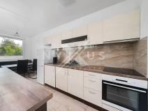 Prodej bytu 3+1, Praha - Stodůlky, Běhounkova, 74 m2