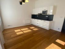 Pronájem bytu 1+kk, Praha - Karlín, Peckova, 30 m2