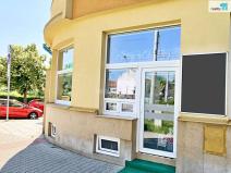 Pronájem obchodního prostoru, Plzeň - Doubravka, Habrmannovo náměstí, 16 m2