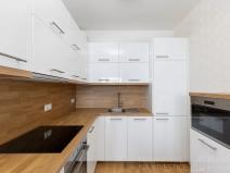 Pronájem bytu 2+kk, Praha - Holešovice, Argentinská, 52 m2