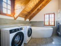 Pronájem atypického bytu, Květnice, Na Ladech, 110 m2
