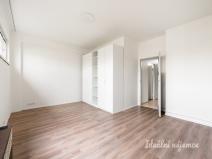Pronájem bytu 2+kk, Praha - Holešovice, Osadní, 47 m2
